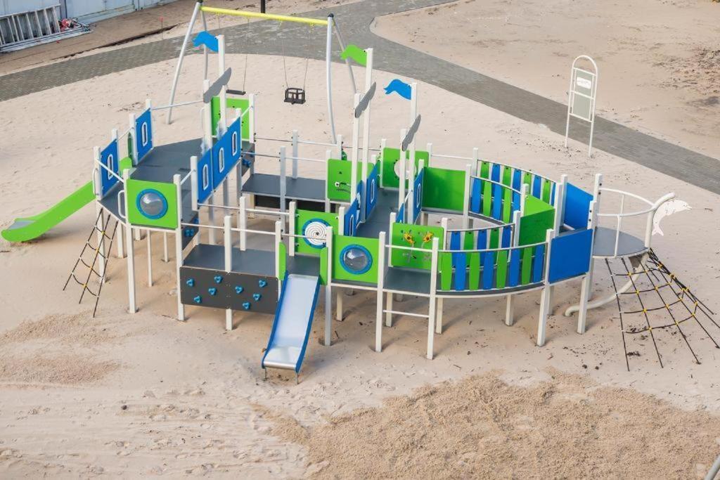 Apartament 4 Seasons- Basen Wewnetrzny,Jacuzzi,Sauna,Silownia I Kulkoland W Cenie!!! Kołobrzeg Buitenkant foto