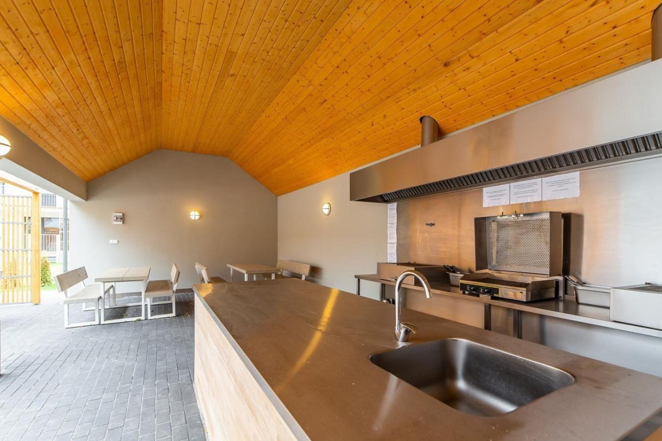 Apartament 4 Seasons- Basen Wewnetrzny,Jacuzzi,Sauna,Silownia I Kulkoland W Cenie!!! Kołobrzeg Buitenkant foto
