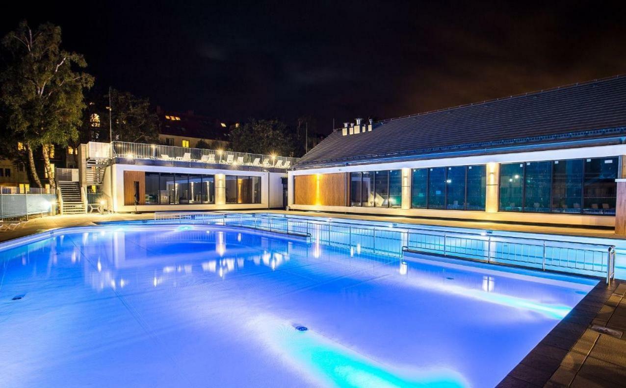 Apartament 4 Seasons- Basen Wewnetrzny,Jacuzzi,Sauna,Silownia I Kulkoland W Cenie!!! Kołobrzeg Buitenkant foto